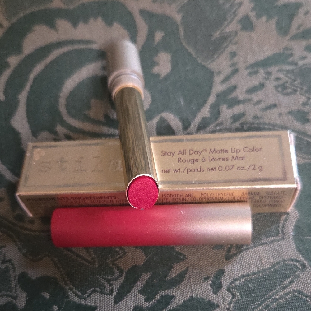 NIB Stila Stay All Day Matte Cream Lipstick - Blow a Kiss - bold red